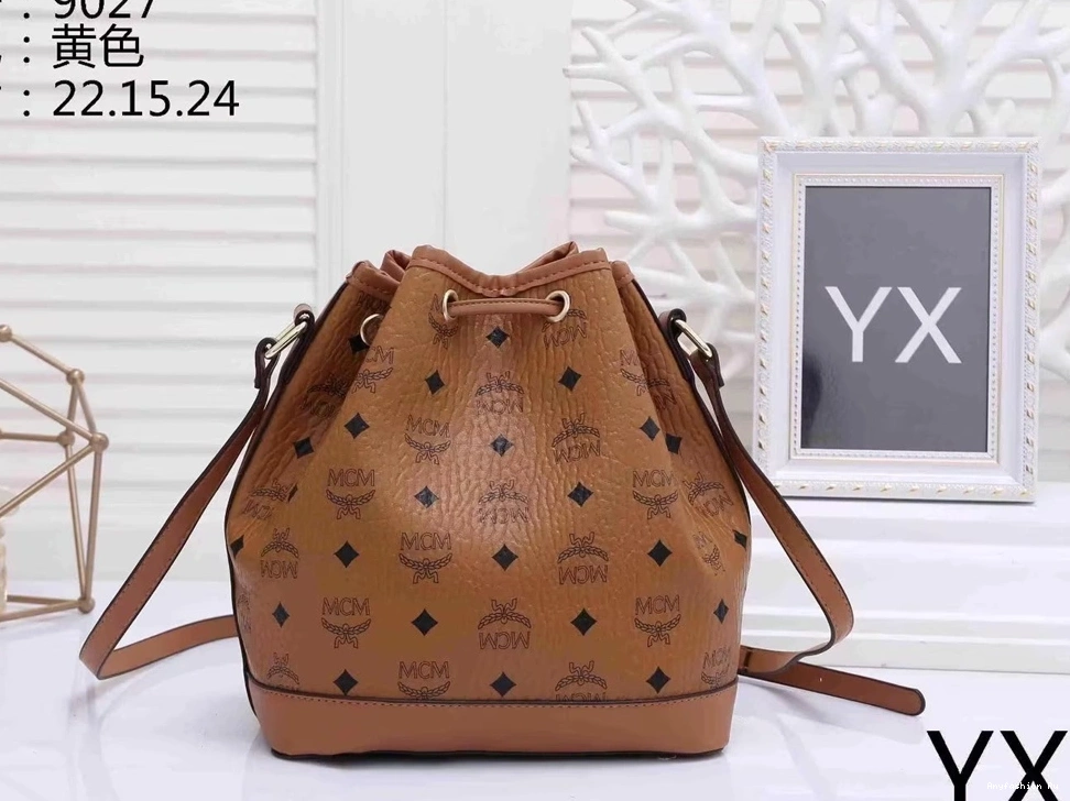 MCM Women Bags For Messenger 7081 Trendsetting 0502